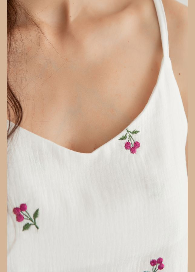 Белая всесезон майка с вышивкой из муслина blueberry Forly