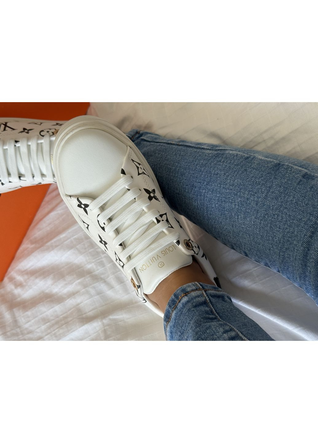 Кросівки жіночі Louis Vuitton Trainer Time Out Monogram Blanc white | Луї Віттон білі No Brand білі демісезони (366576480)