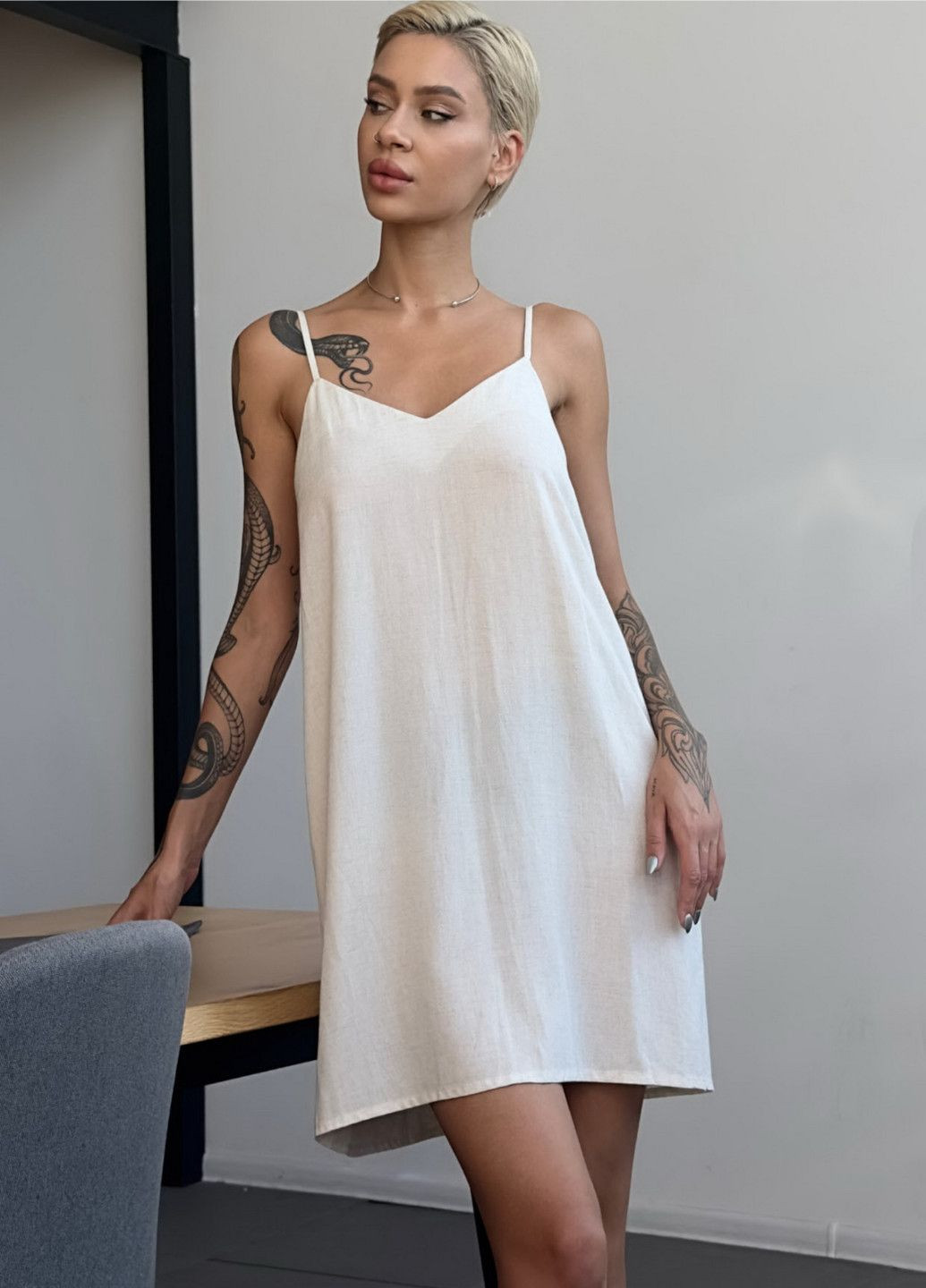 Белая домашний рубашка однотонная Roksana без рукава