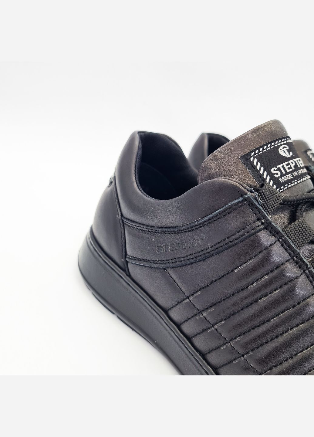 Черные кроссовки (р) кожа 0-2-2-7986 Stepter