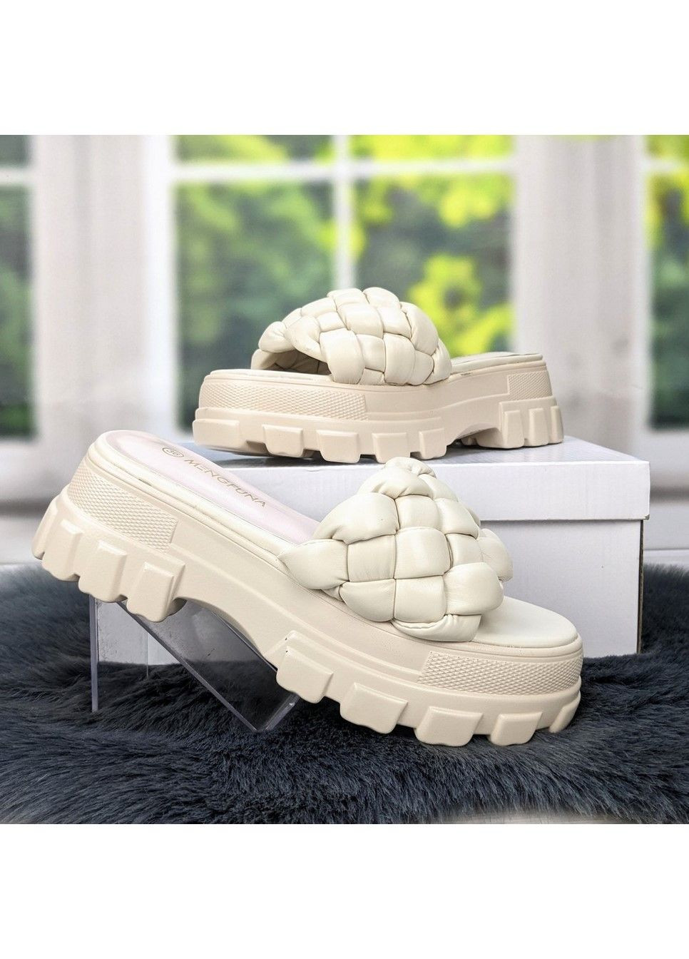 Бежевые шлепанцы женские эко-кожа на платформе Mengfuna