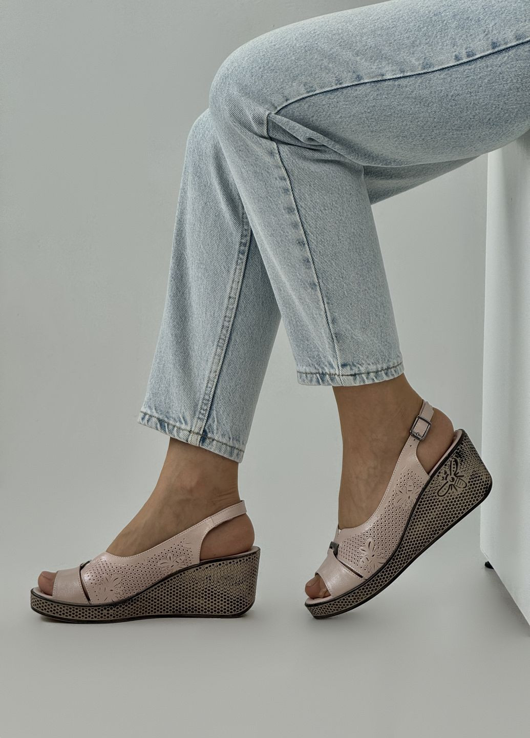 Босоніжки жіночі шкіряні на платформі Sherlock Soon (350935925)