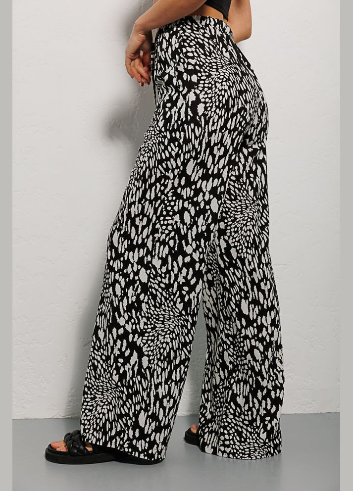 Жіночі льняні чорні штани з леопардовими плямами Arjen (289756703)