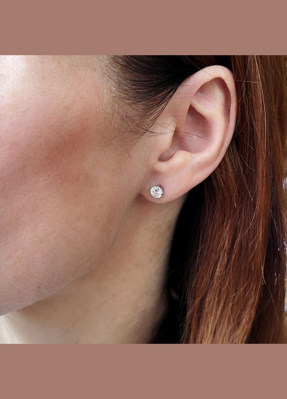 Сережки гвоздики на фиксаторах с Белым камнем 5 мм серебро 925 пробы покрыто родием 070 1.17г No Brand (306743377)