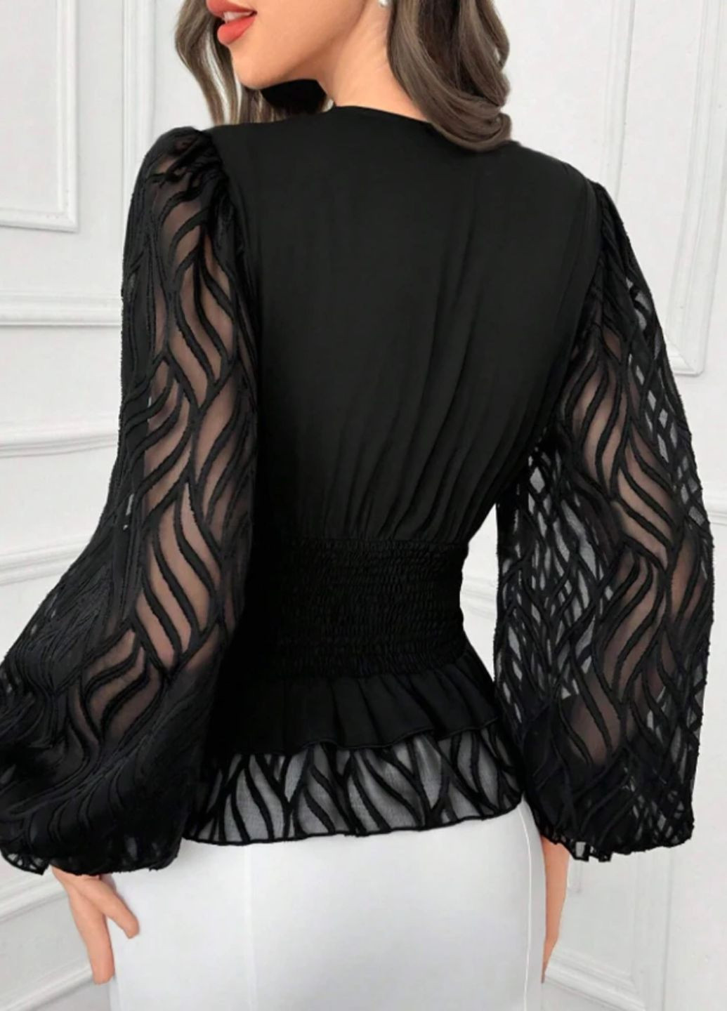 Чёрная блузка женская на запах укороченная с полупрозрачными рукавами No Brand