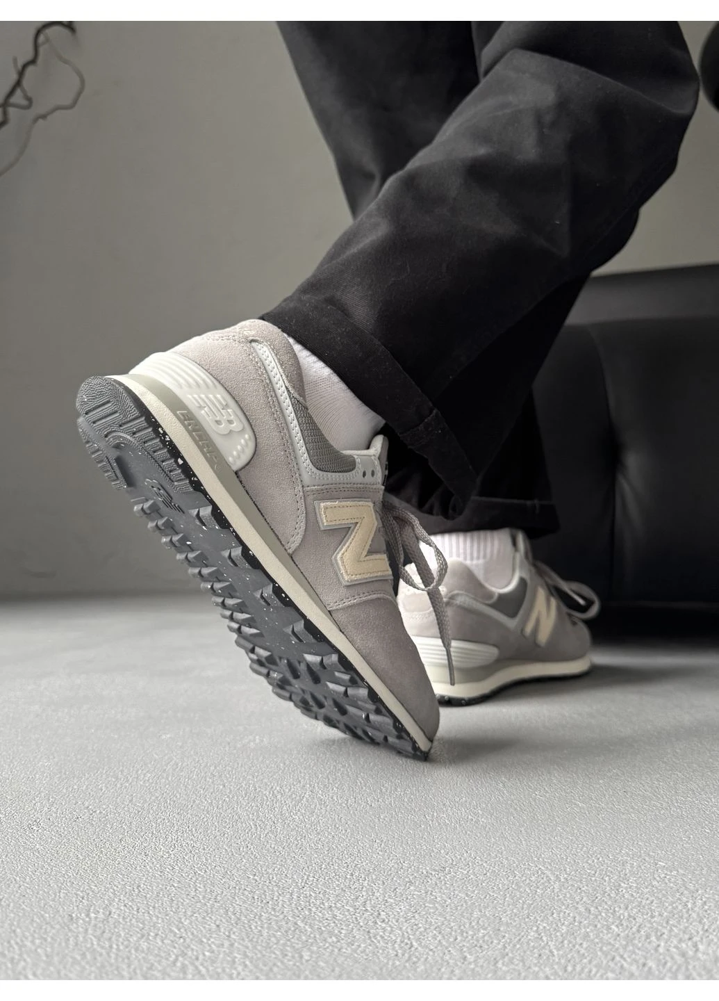 Сірі Осінні кросівки чоловічі і жіночі New Balance 574 Grey White | Нью Беланс 574