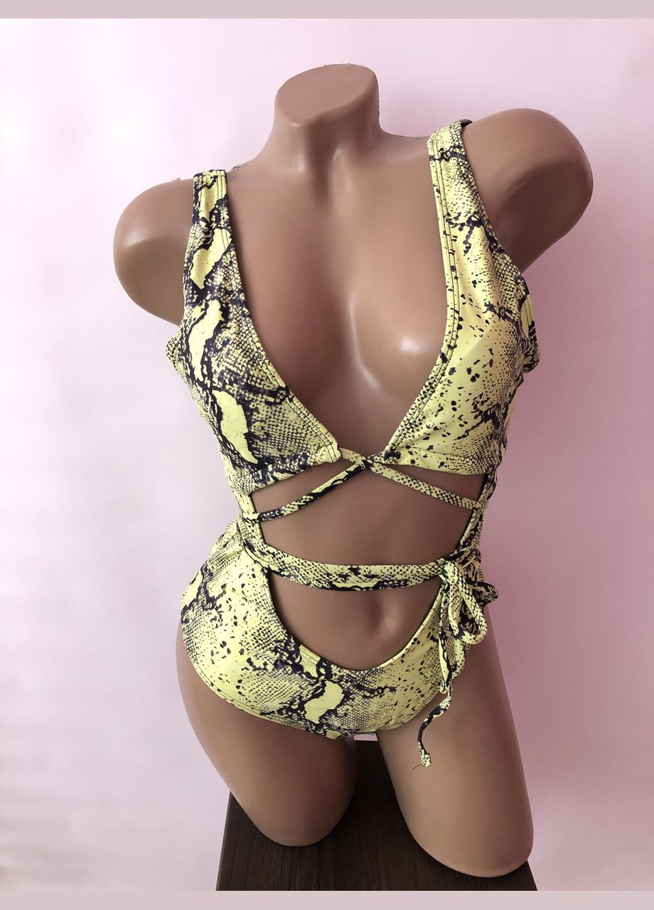 Салатовий літній жіночий суцільний купальник монокіні цілісний No Brand