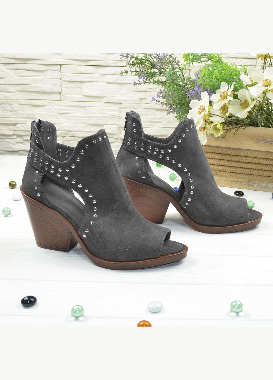 Vasha para Туфли женские серые замшевые стильные на высоком каблуке, декорированы хольнитенами. 37 размер серый з натуральная замша, украина — (303931689)