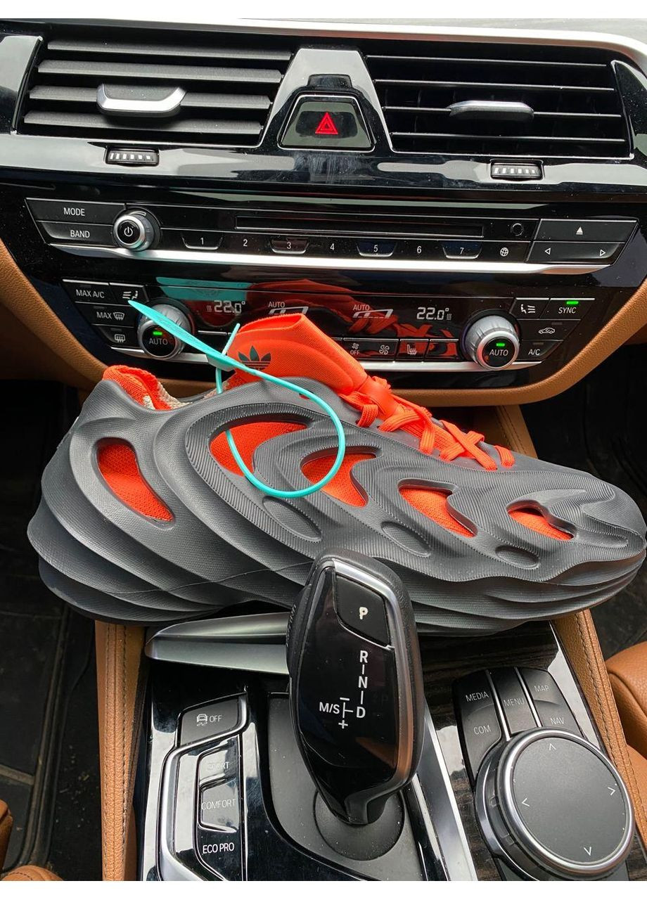 Черные демисезонные кроссовки мужские adidas adifom black orange адидас No Brand