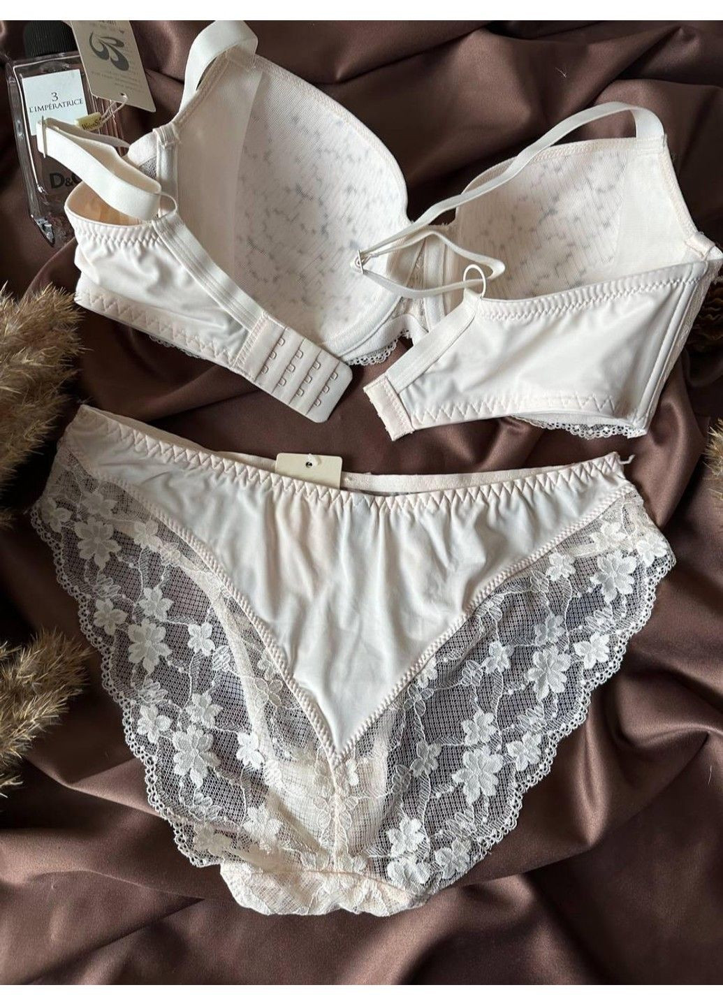 Бежевий комплект бюстгальтер спейсер з трусиками сліп 8286 бежевий Weiyesi