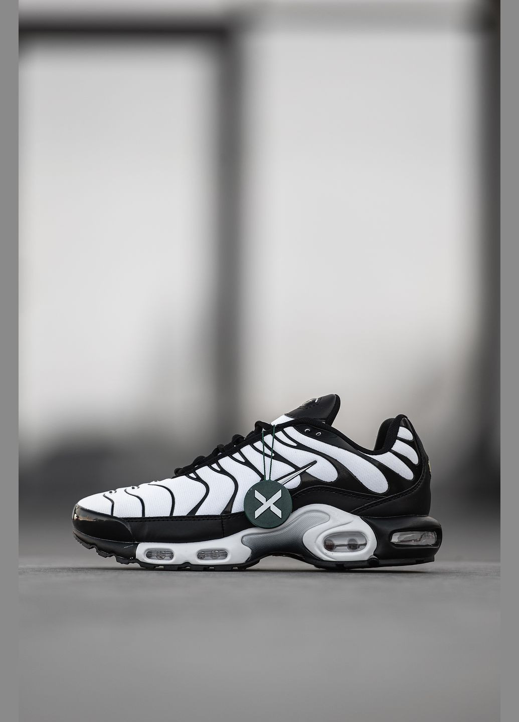 Чорно-білі Осінні кросівки чоловічі і жіночі nike air max tn plus black white | найк аір макс тн плюс чорно-білі No Brand