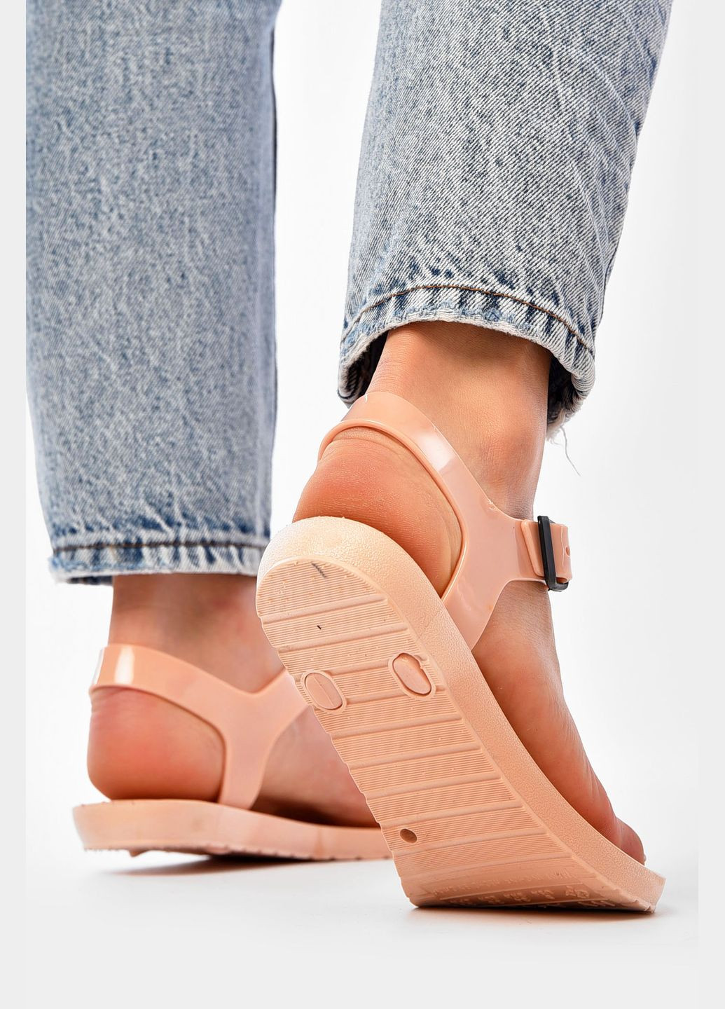 Светло-розовые босоножки женские светло-розового цвета Let's Shop с ремешком