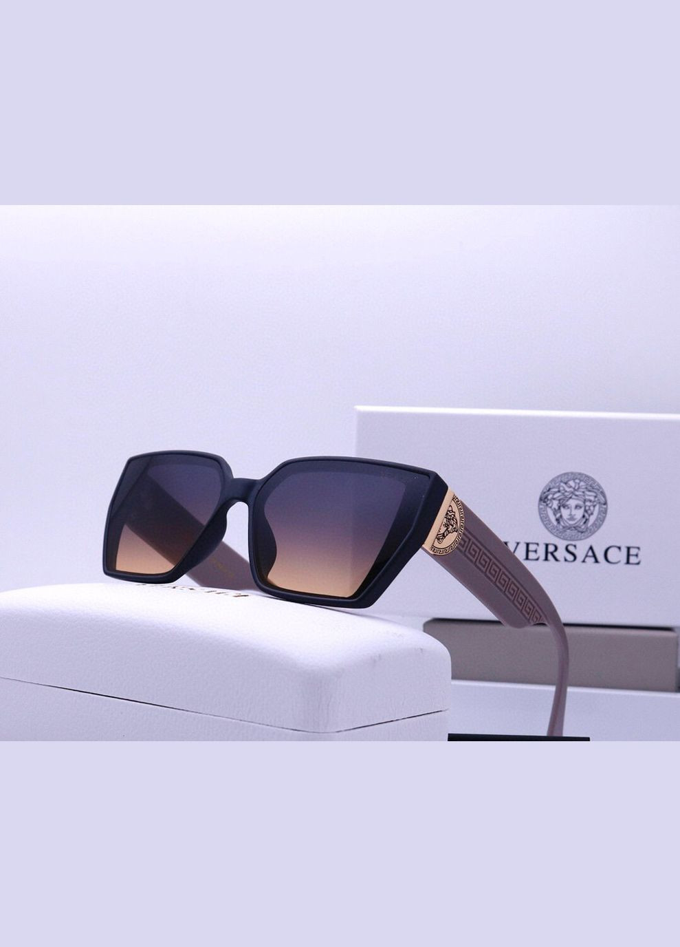 Жіночі брендові окуляри (5507-1) grey No Brand (322156737)