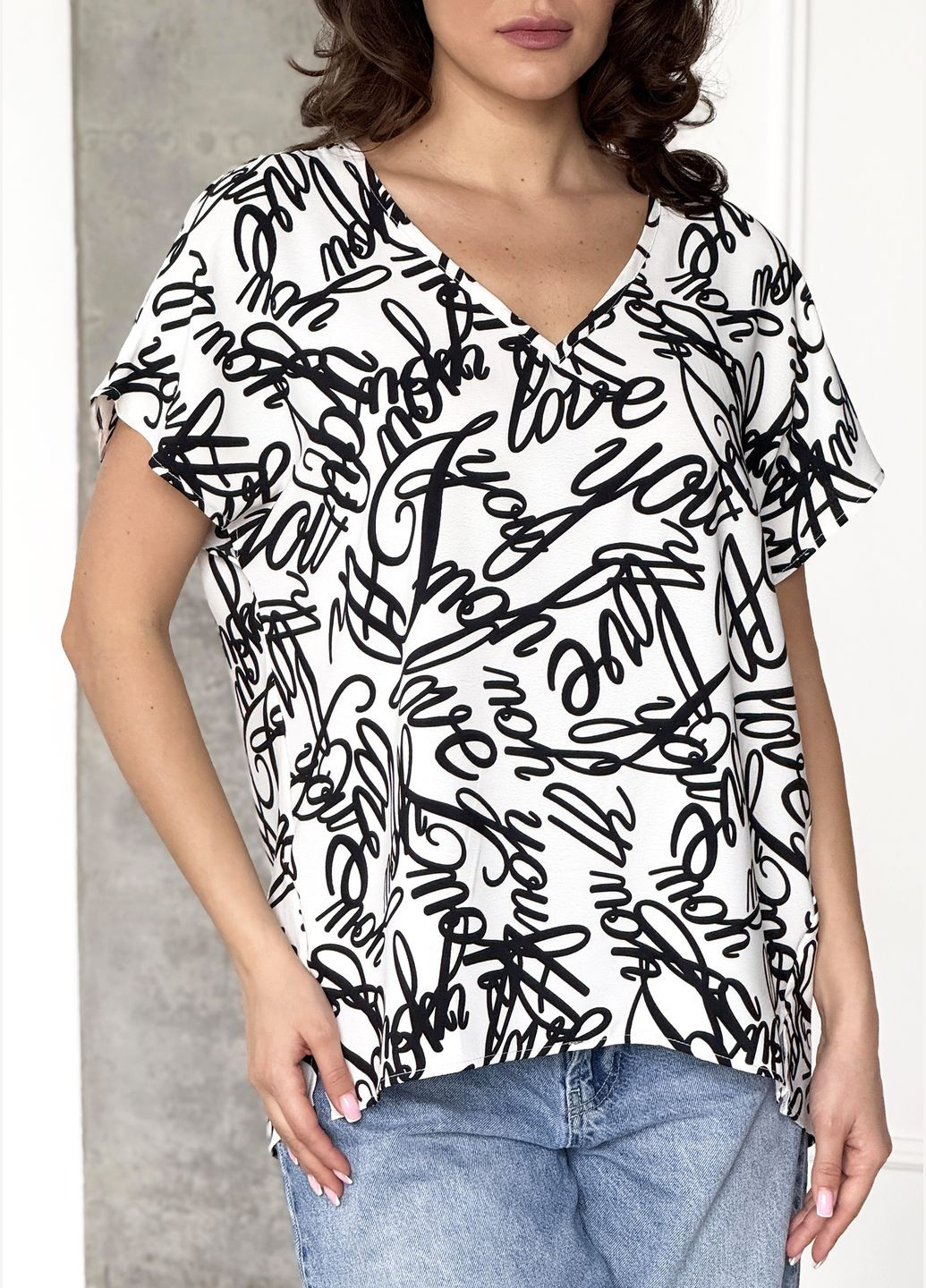 Біла стильна вільна блуза-туніка з легкої тканини софт у смужку INNOE Блуза-туніка