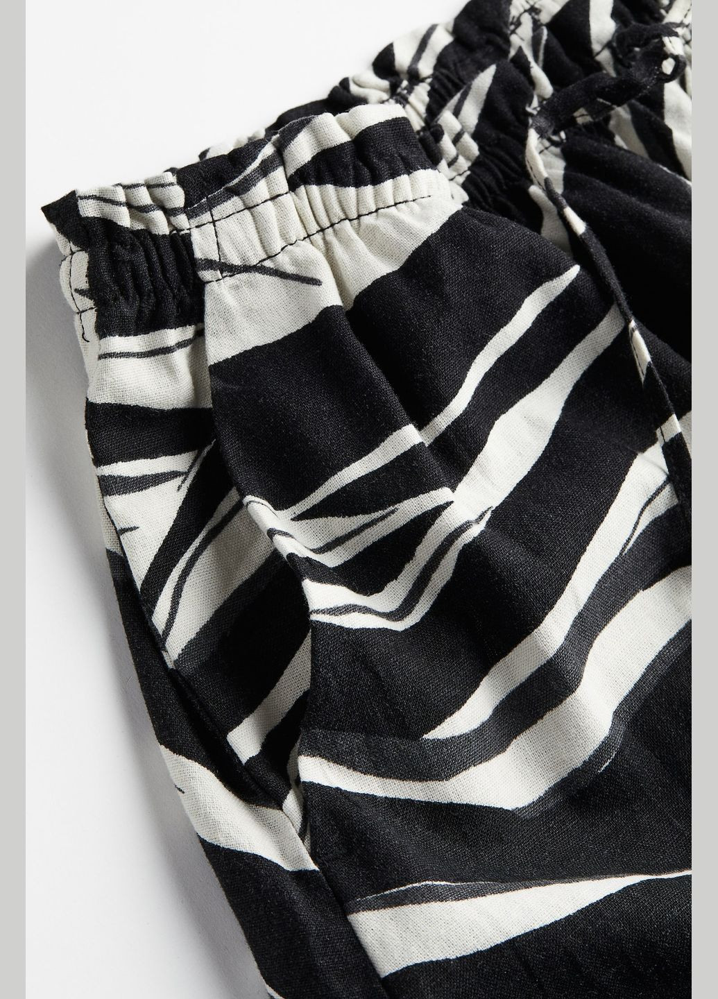 Черно-белая повседневная с рисунком юбка H&M