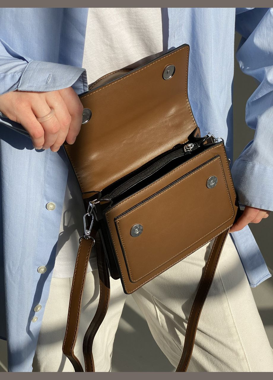 Жіноча сумка 10210 крос-боді на ремінці через плече коричнева No Brand (292631145)