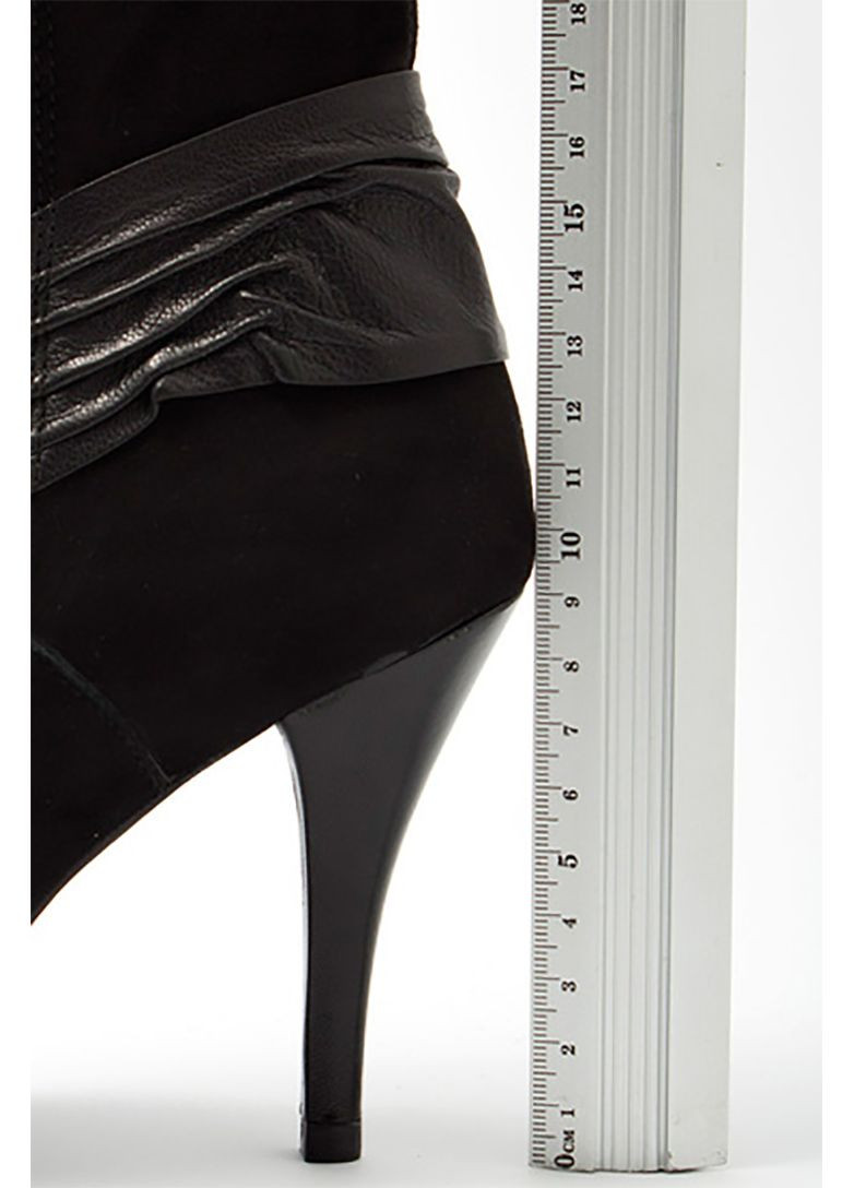 Осенние женские демисезонные замшевые сапоги s-06 черный Arezzo