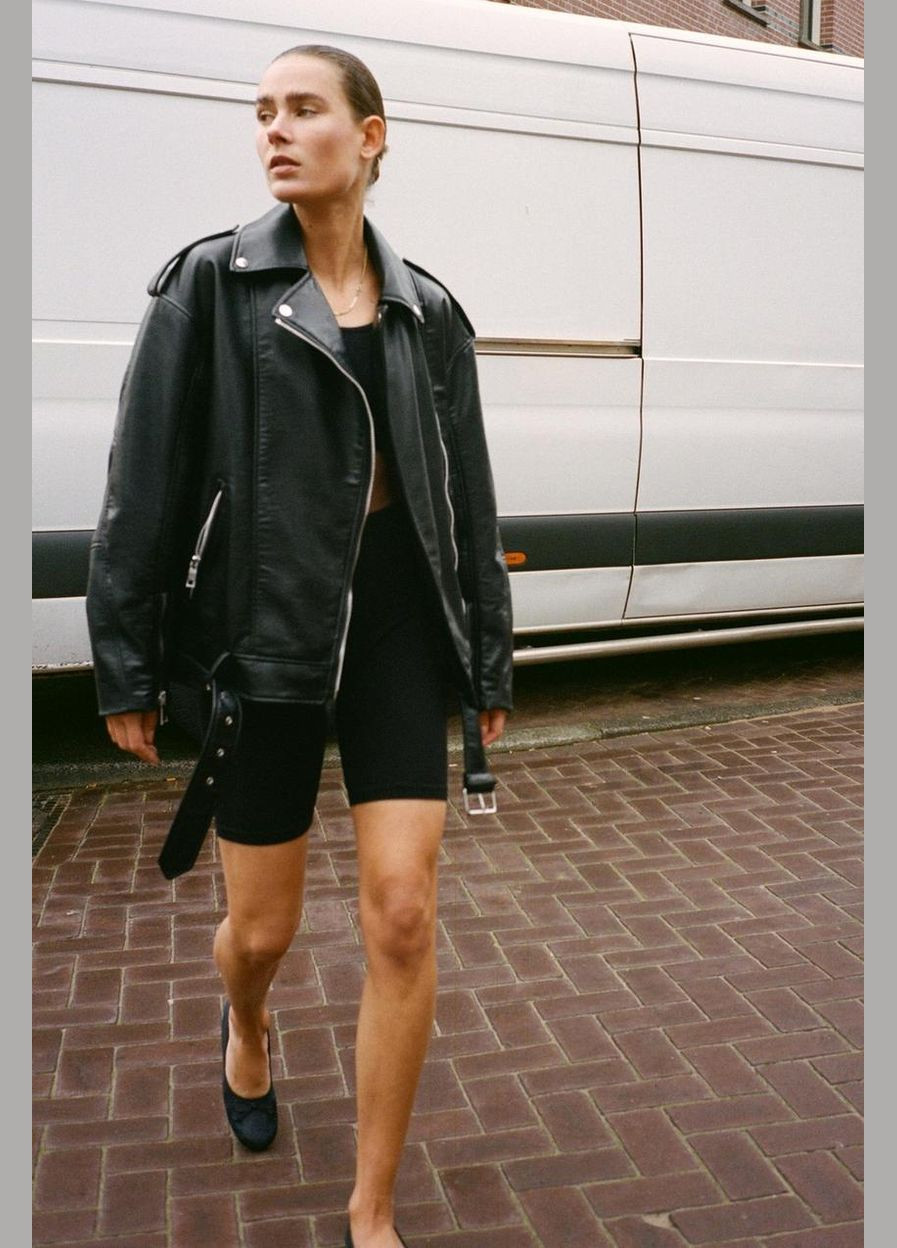 Чорна демісезонна байкерська куртка зі штучної шкіри оверсайз байкерська Zara