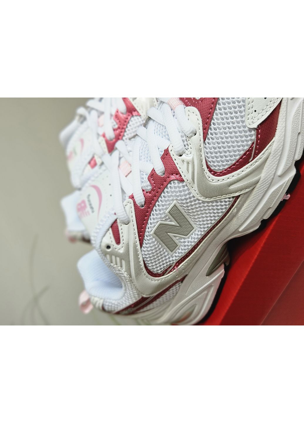Кросівки жіночі New Balance 530 White Red | Нью Беланс 530 білі No Brand білі демісезони (362894470)