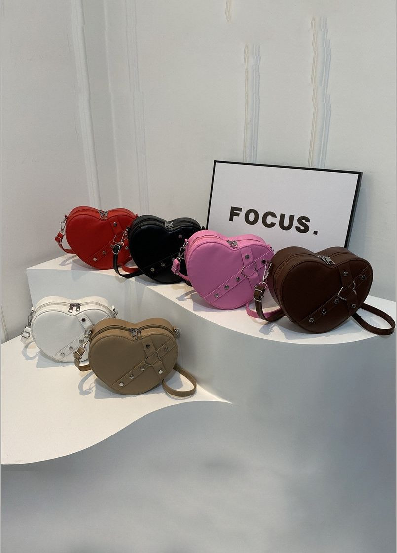 Жіноча сумка 8524 крос-боді Серце рожева No Brand (303322983)