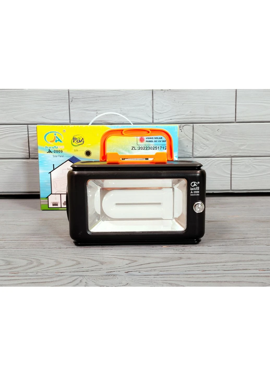 Сонячна станція/ліхтар-світильник акумуляторний з PowerBank + 3 лампочки JA-2009 No Brand (393553280)
