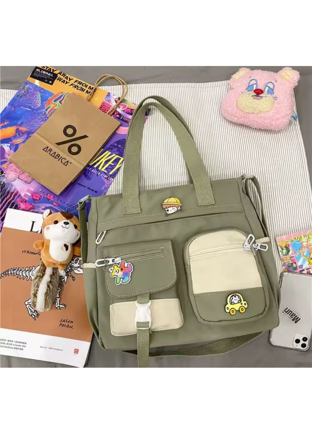 Сумка молодежная через плечо со значками для школьников и студентов No Brand (366220376)