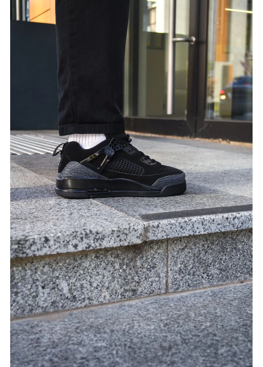 Чорні кросівки чоловічі nike air jordan spizike low black cat найк аір джордан чорні демісезон No Brand