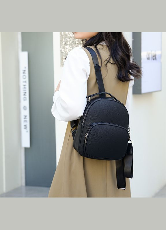 Жіночий рюкзак чорний міський з декором на застібці КиП (270016500)