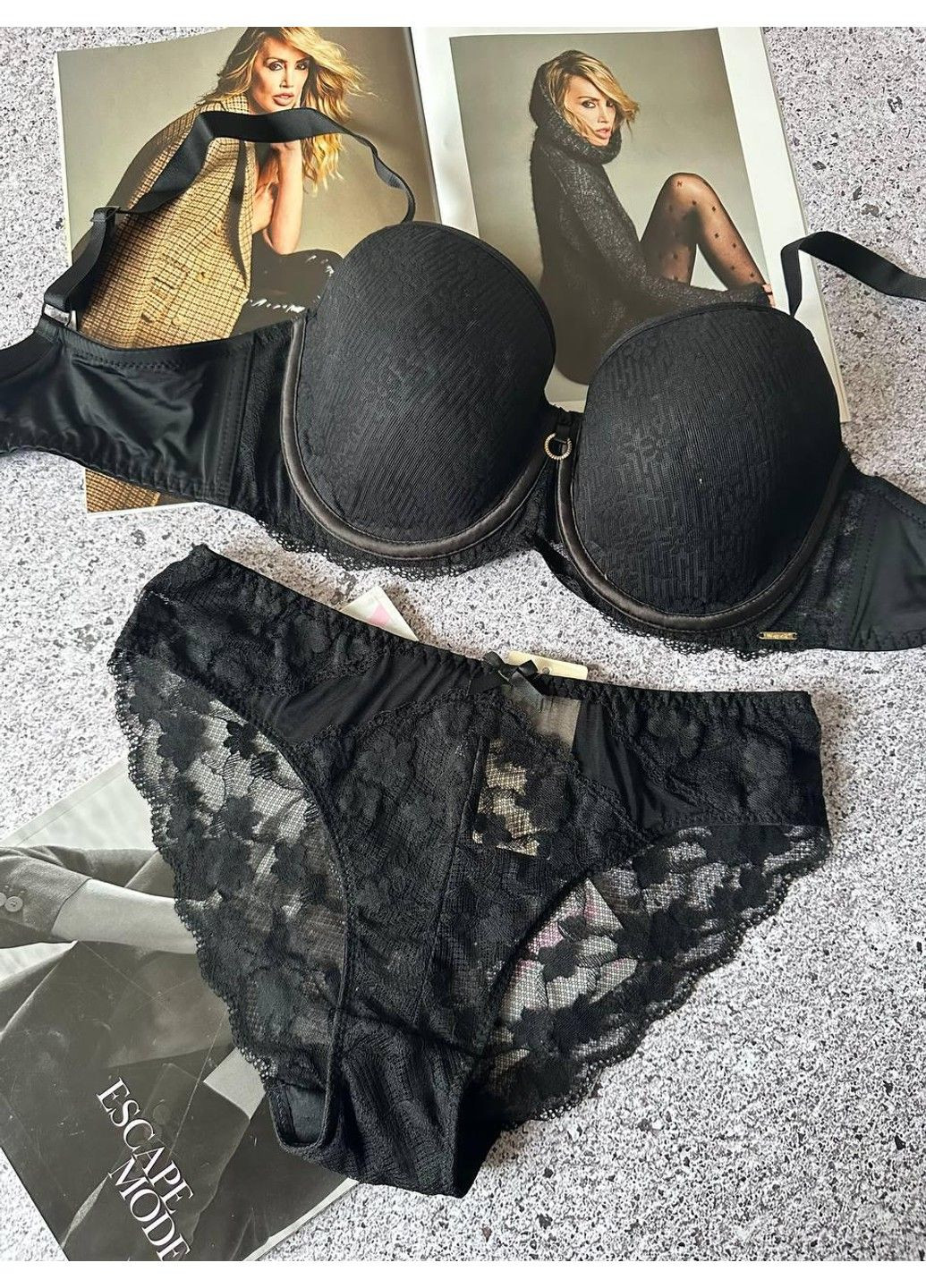 Чорний комплект жіночої нижньої білизни бюст спейсер з трусиками сліп чорний Weiyesi