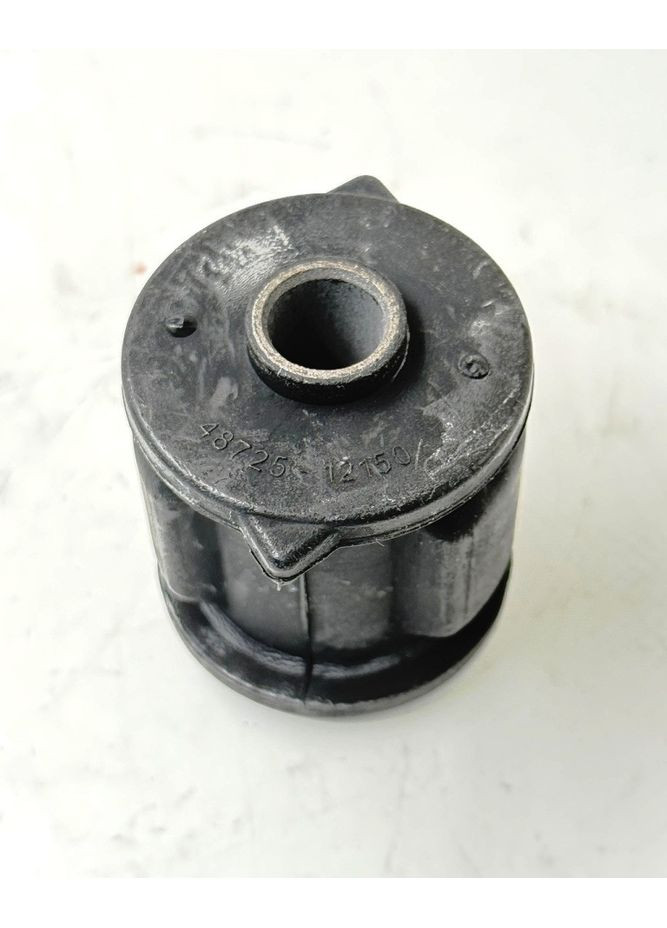 Сайлентблок заднего продольного рычага передний, AAMT01073, 48725-12150, Toyota Avensis Corolla Tenacity (363839801)