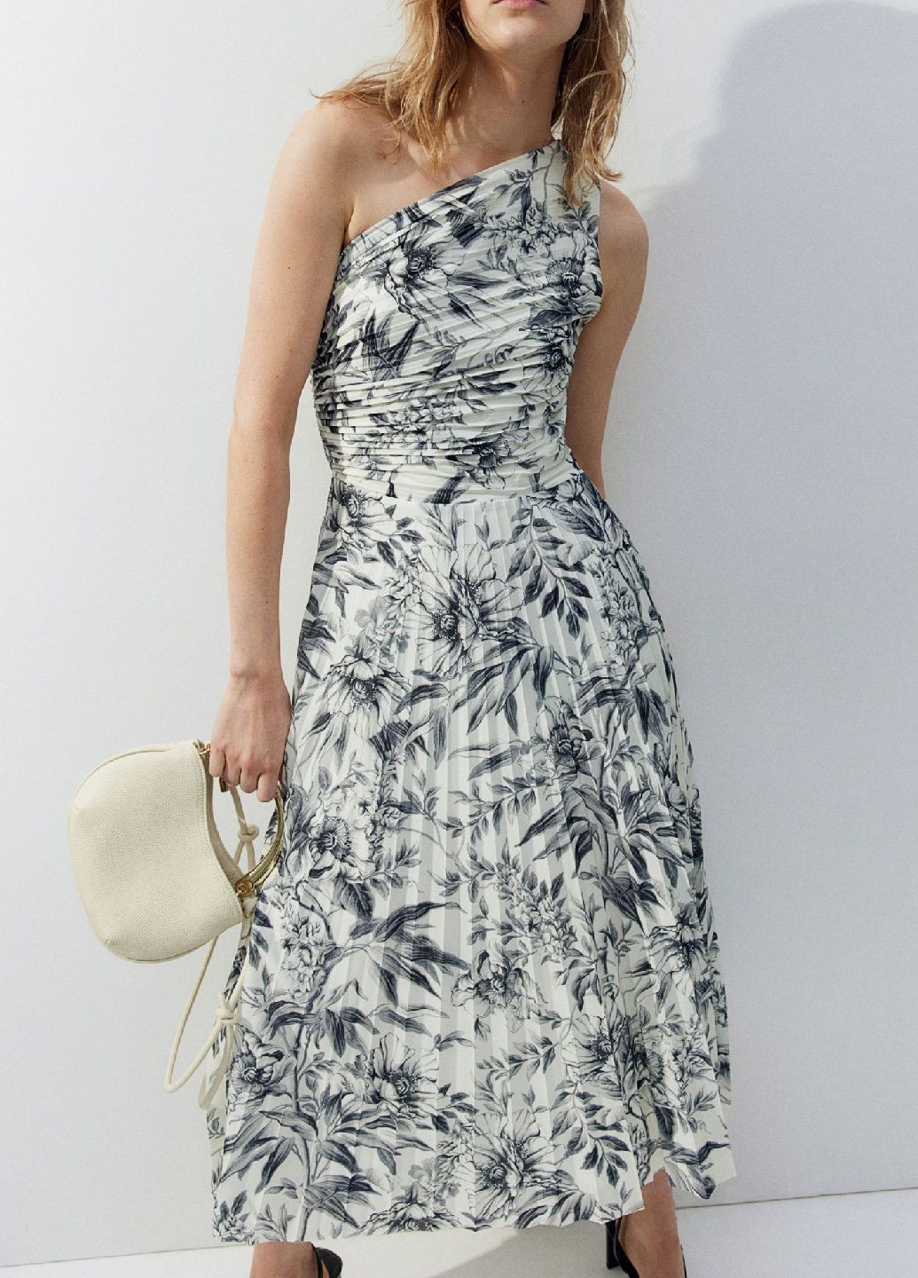 Молочное праздничный платье H&M с цветочным принтом