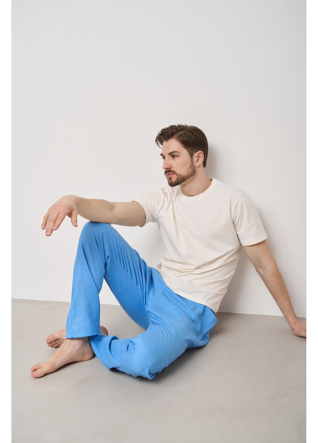Пижама мужская футболка молочная + штаны лен голубые Handy Wear (280931913)