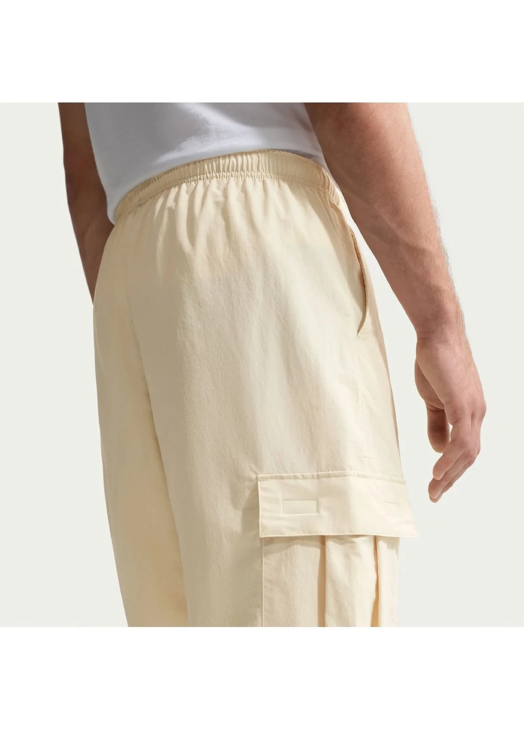 Штани чоловічі Club Cargo Beige Nike (391385902)