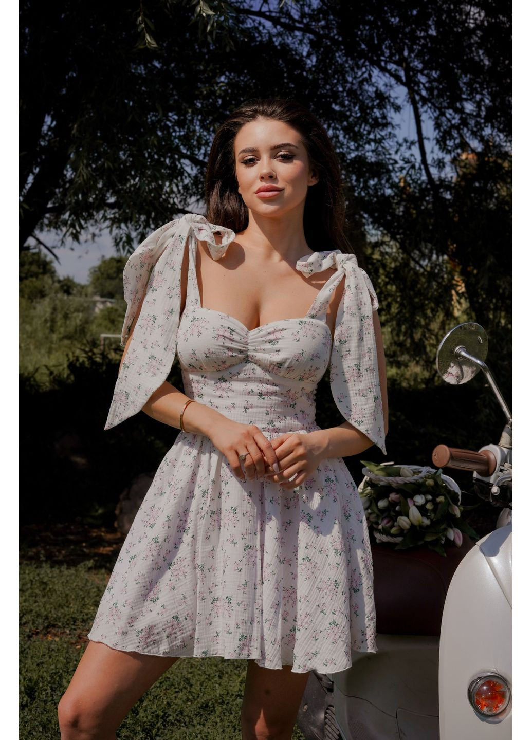 Рожева кежуал сукня Larionoff з квітковим принтом