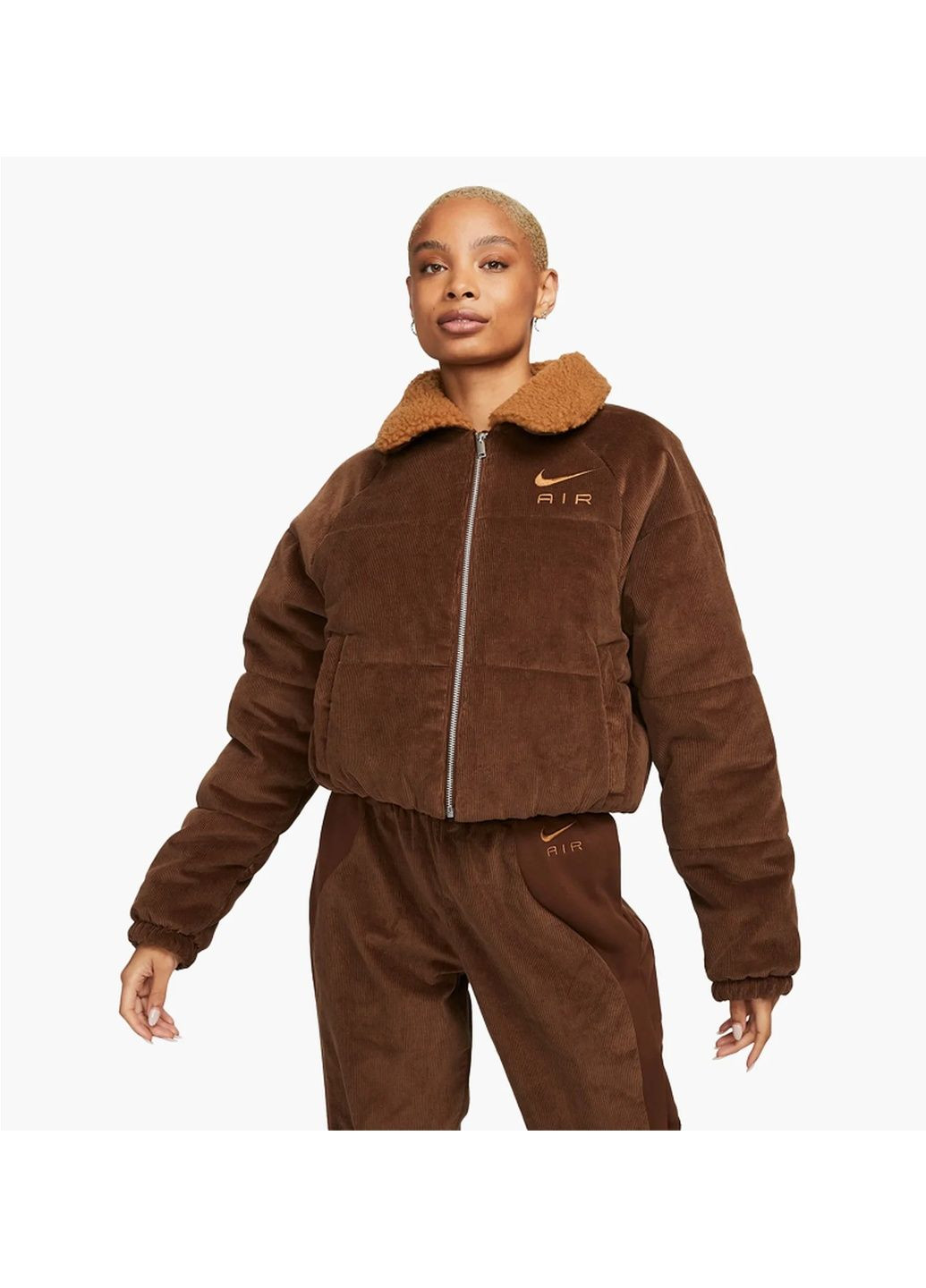 Коричневая куртка женская air therma-fit brown dq6930-259 Nike