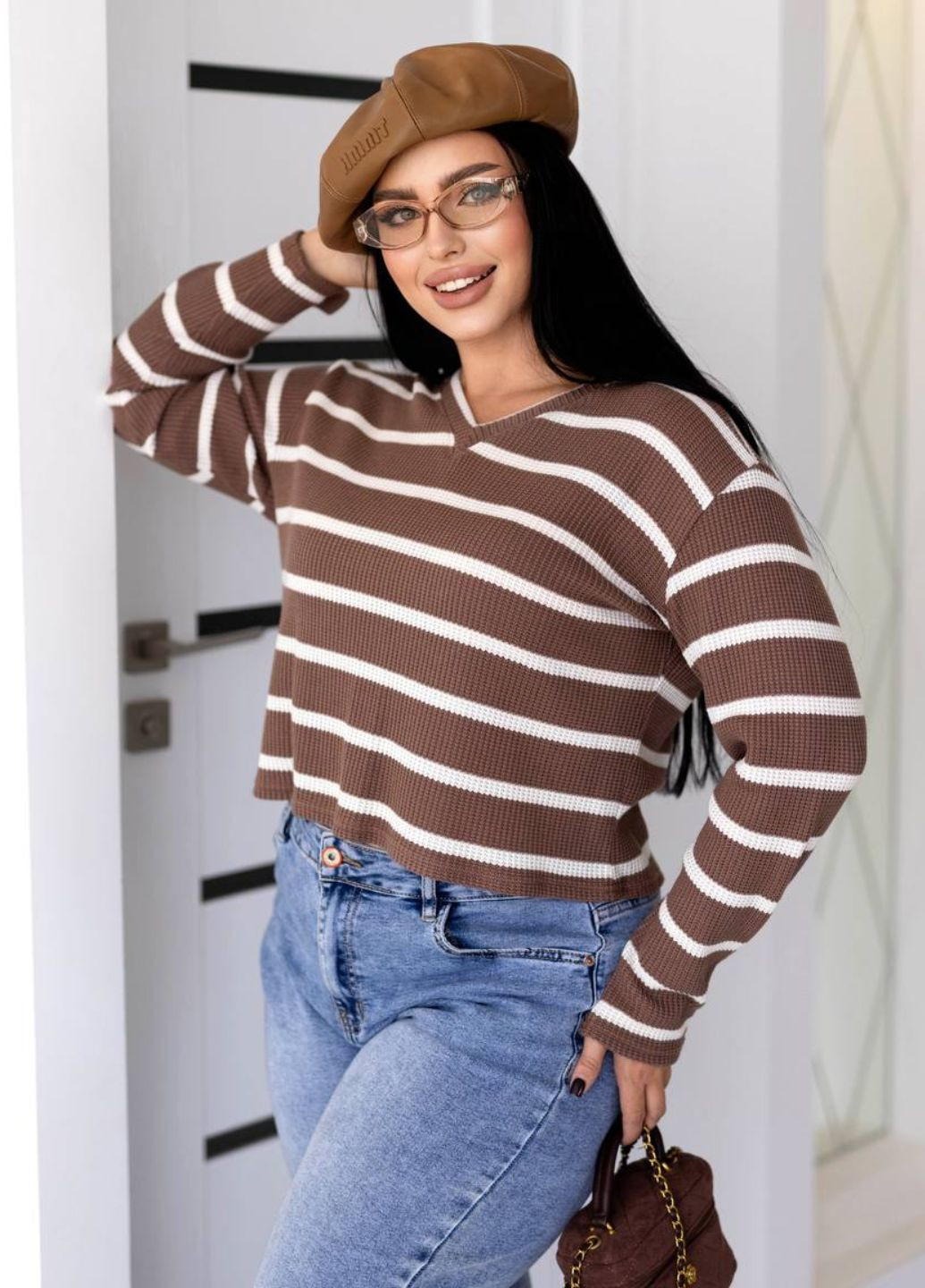 Кофейный демисезонный свитер с v-образным вырезом Україна