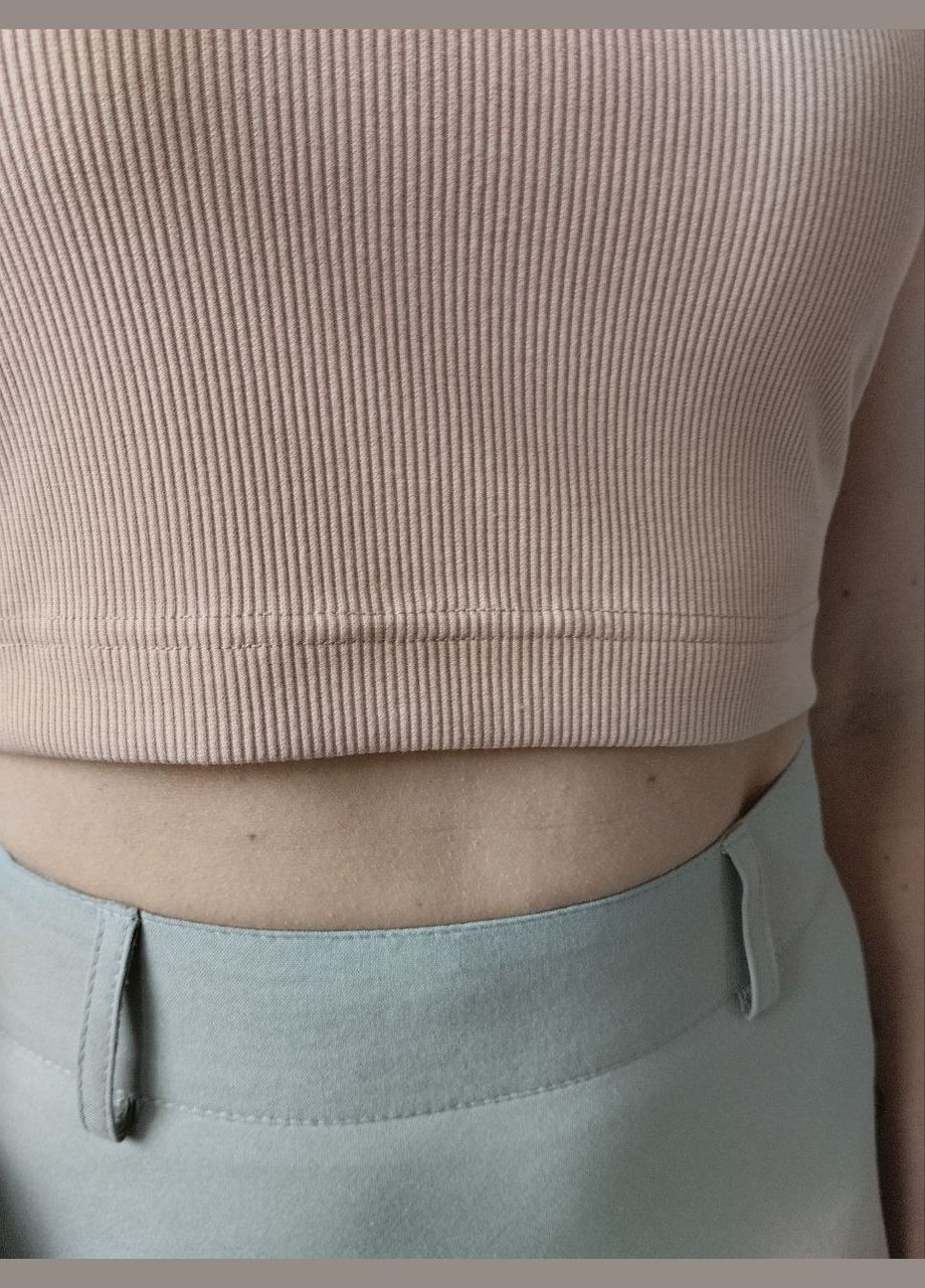 Короткая майка топ в рубчик бежевая Capricious 070 (334889321)