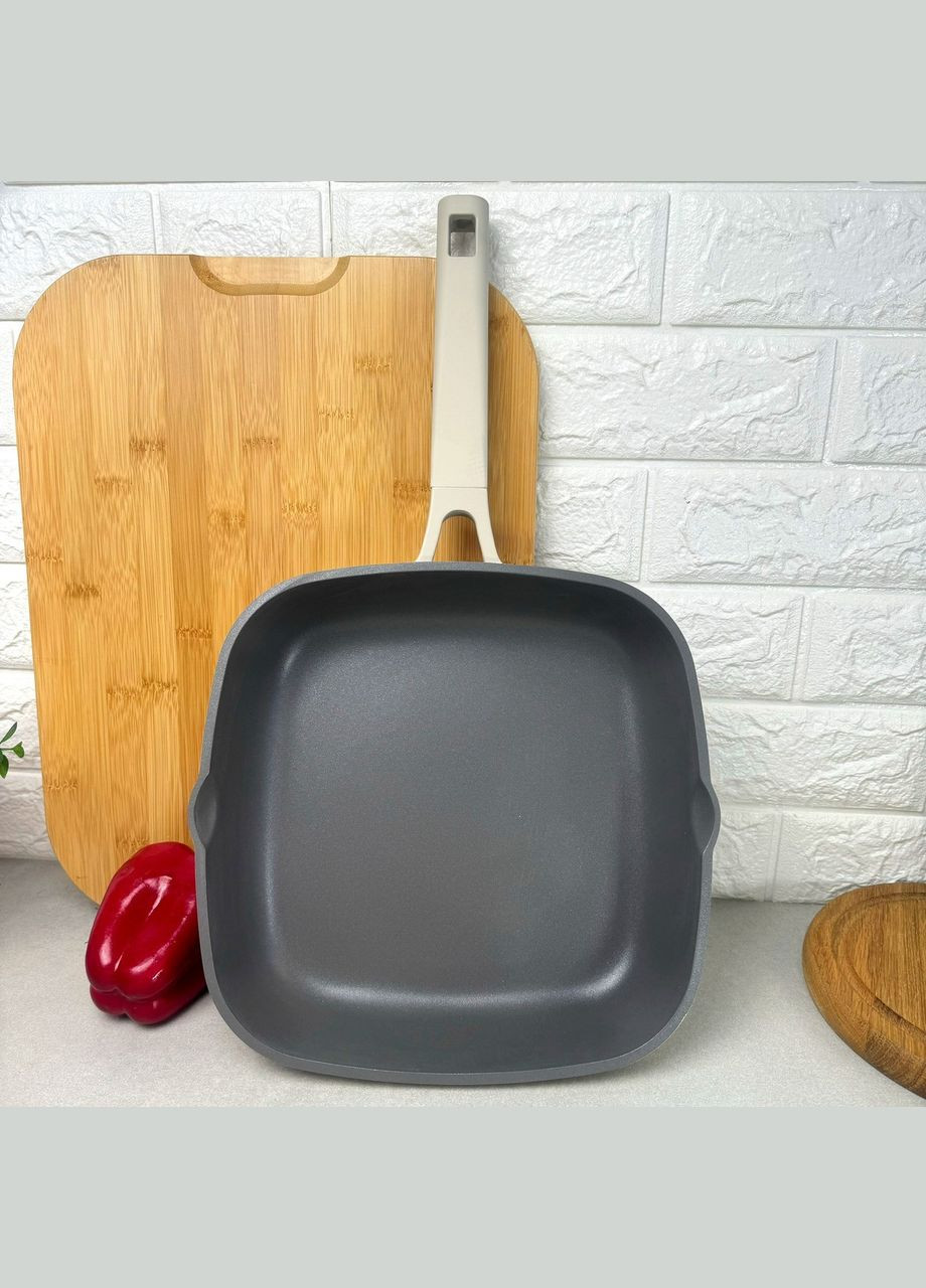 Квадратная сковорода без крышки для индукции 26 см Алюминий Pepper (303210752)