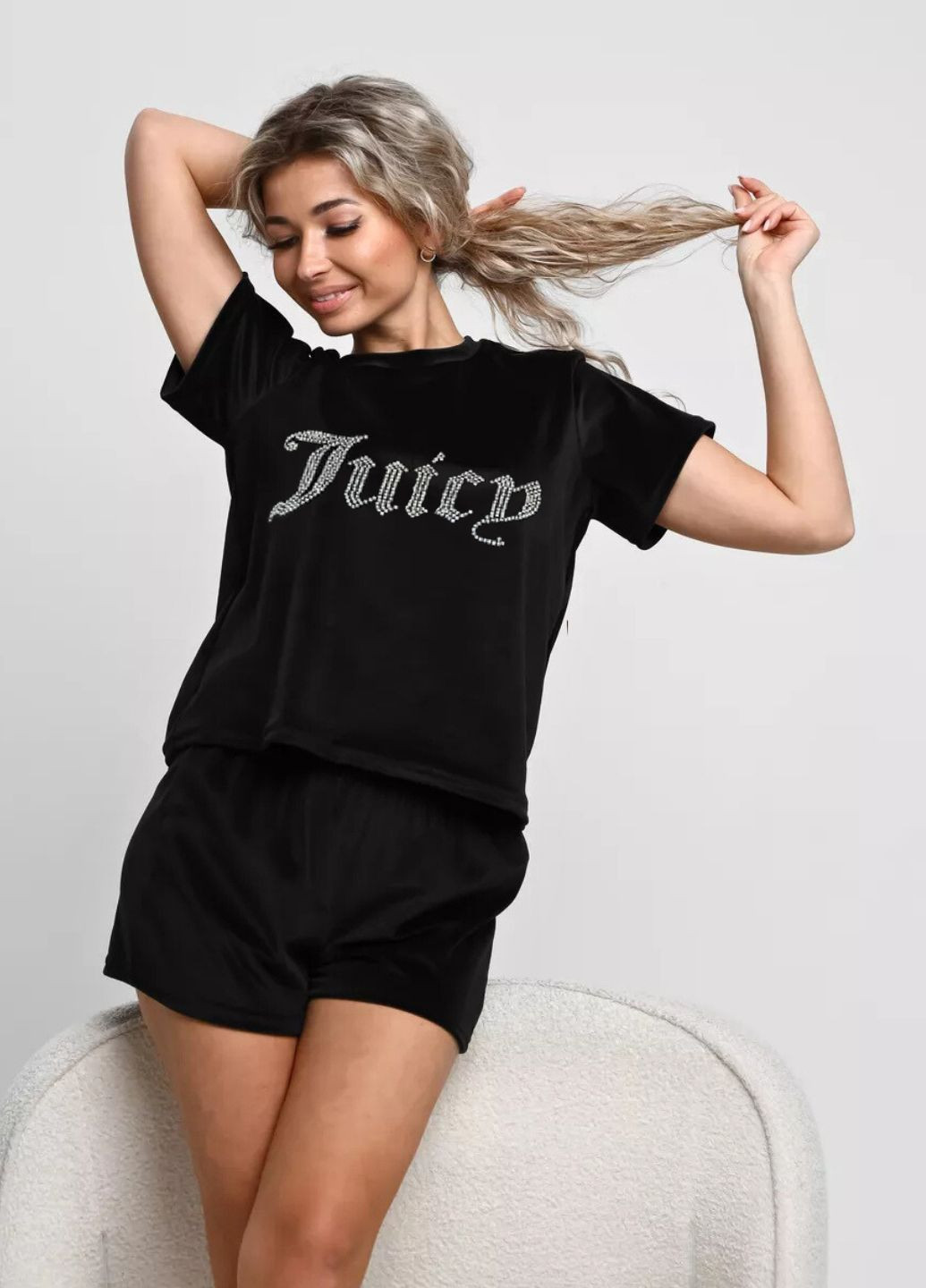 Чорна всесезон жіноча велюрова піжама juicy футболка + шорти FS
