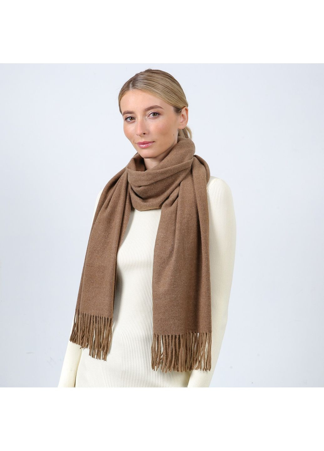 Палантин жіночий однотонний кашемір коричневий ЮМІС LuckyLOOK 883-413 (352690865)