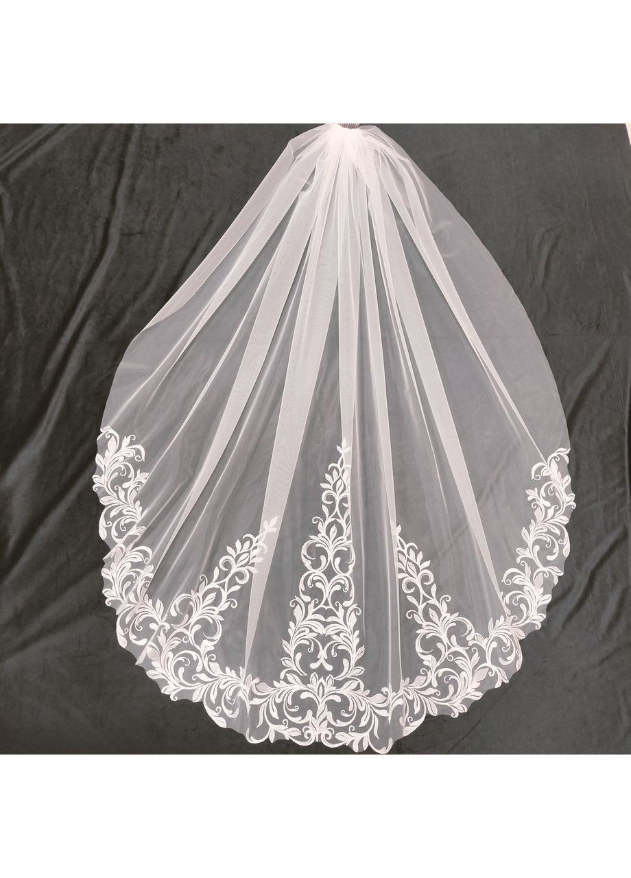 Фата свадебная дизайнерская с вышивкой (однослойная) на гребне 140 см No Brand (369162574)