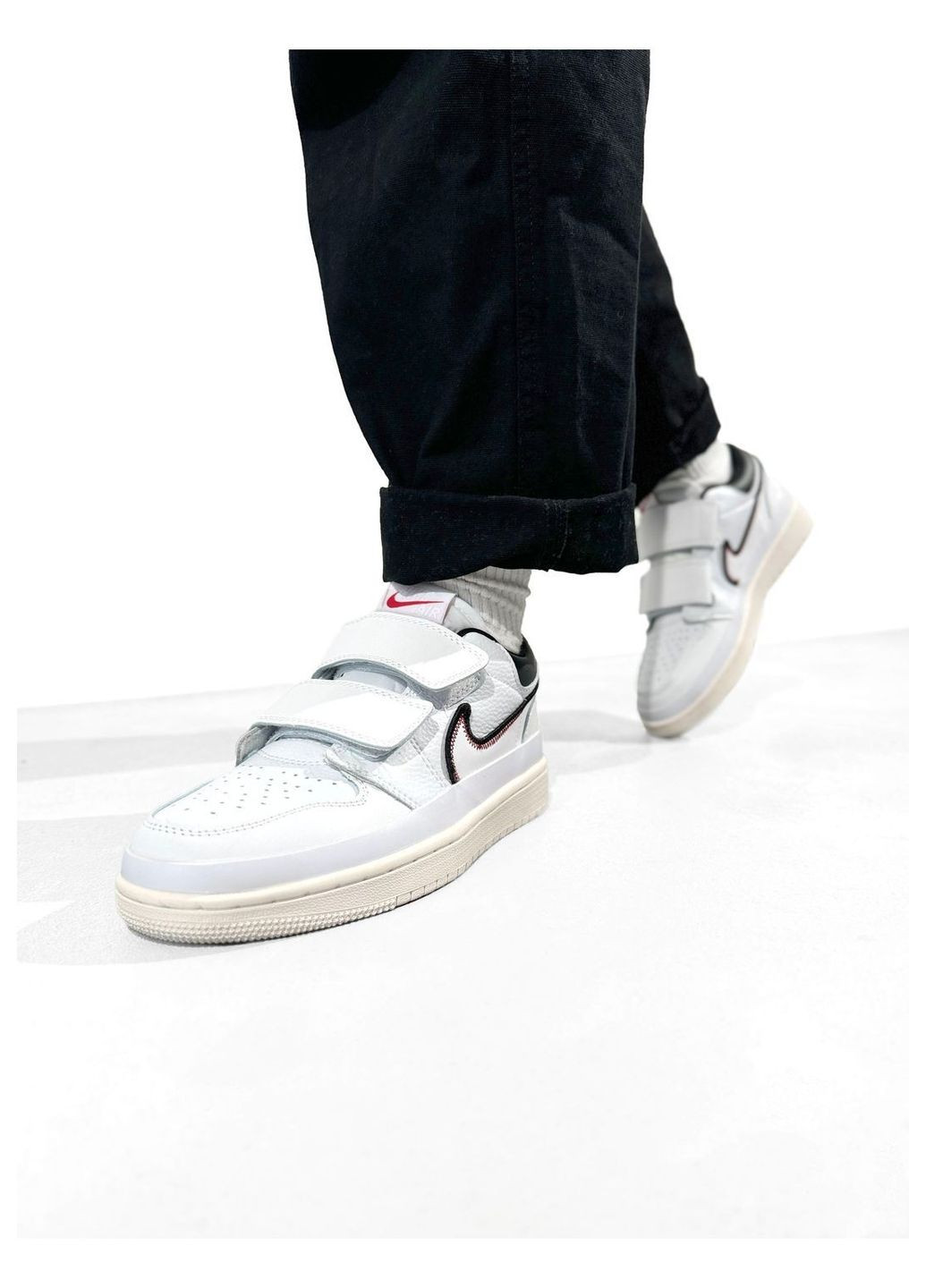 Білі всесезонні кросівки No Brand