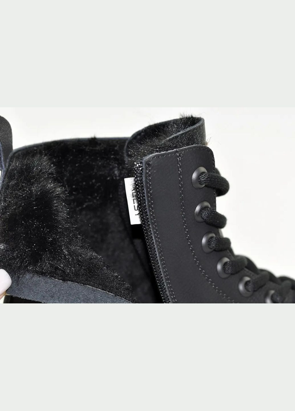 Зимние ботинки женские зимние Lonza