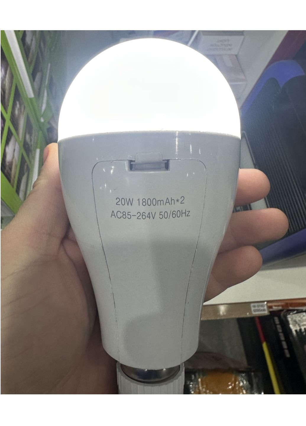 Світлодіодна лампочка 20W Е27 LED в патрон з двома акумуляторами More J920 (314860958)