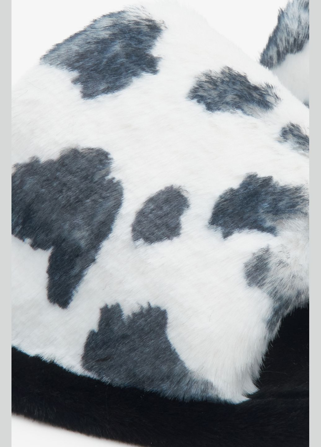 Черные тапочки домашние, цвет черный Estro