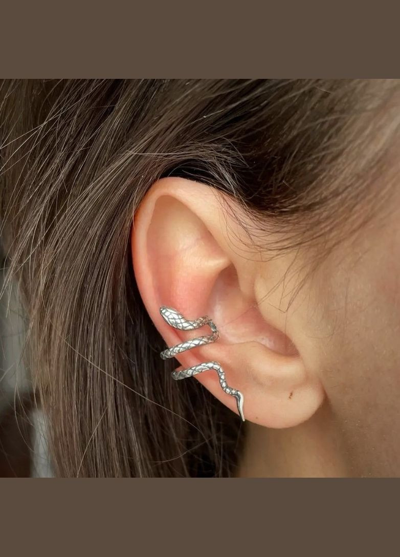 Серебряная сережка 1 шт каффа обманка Змейка без камней серебро 925 пробы Родированное 557р 1.40г No Brand (306741755)