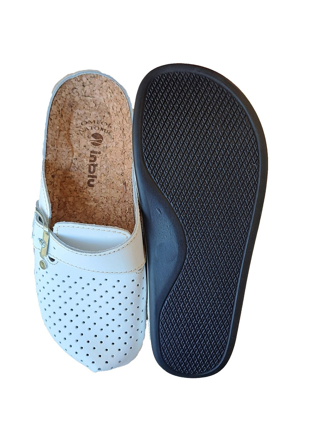 Белые тапочки-шлепанцы женские кожаные закрытые Inblu с перфорацией