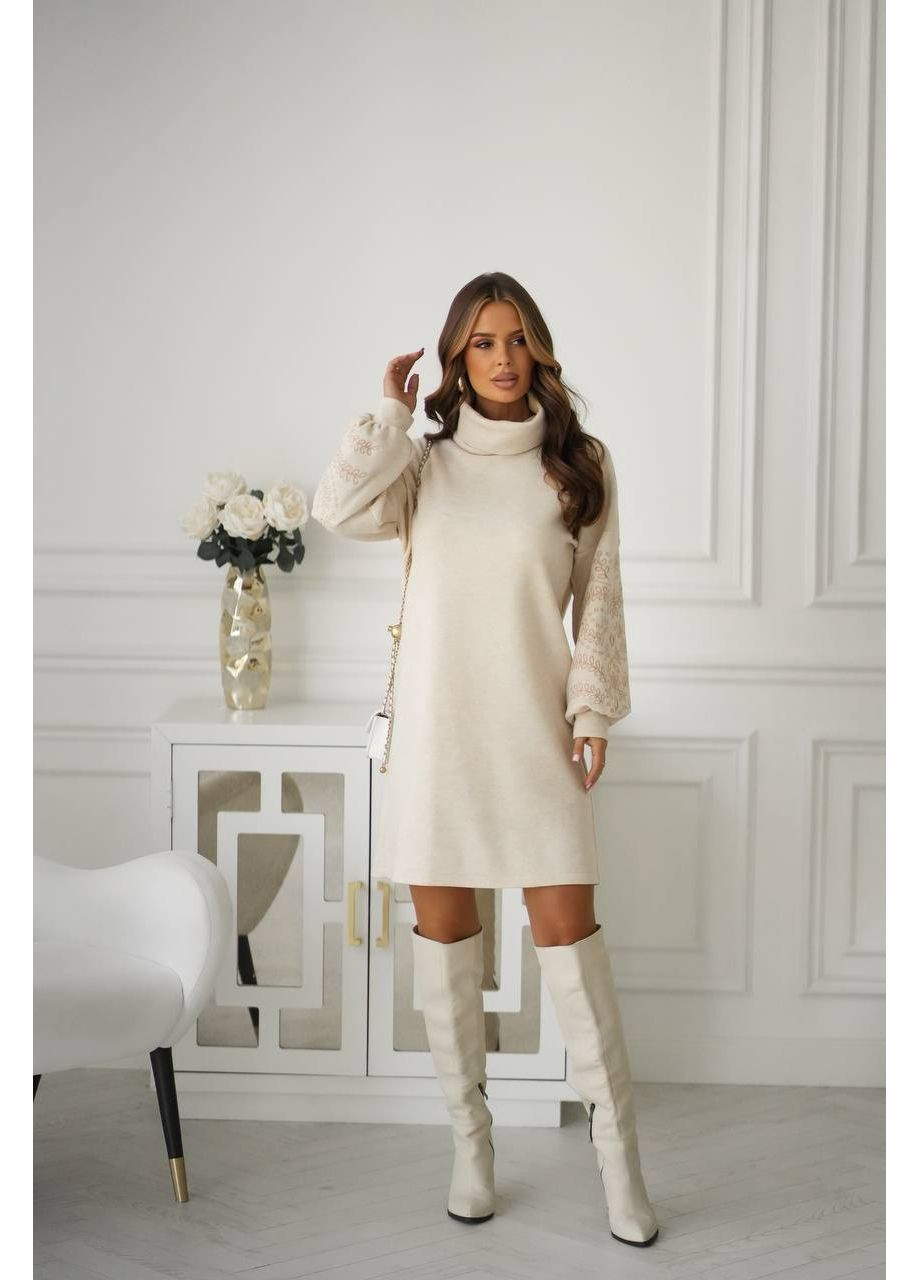Бежевое женское платье свободного кроя с вышивкой ангора No Brand