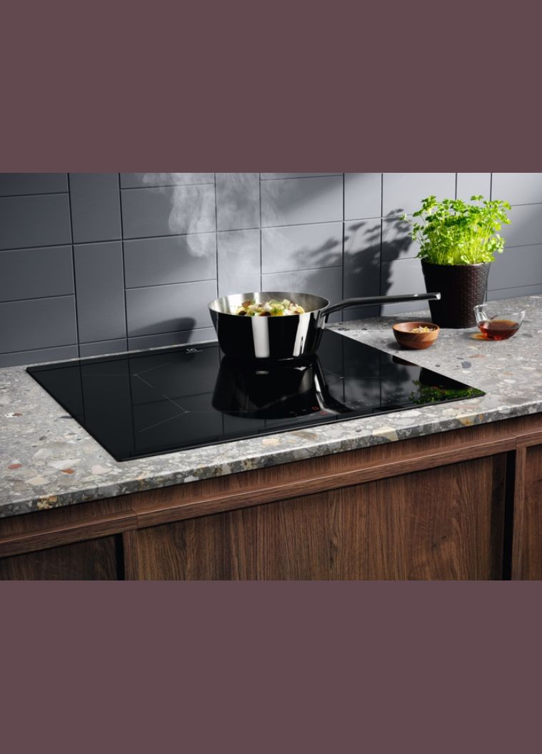 Варочная поверхность индукционная, 60см, датчик кипения, Hob2Hood, черный Electrolux (314750142)