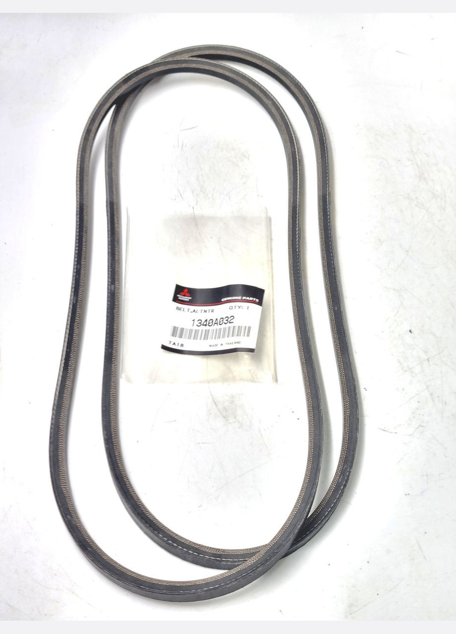 Комплект ременів генератора, оригінал OEM 1340A032 Митсубиси Паджеро IV 2006- Mitsubishi Pajero (345738932)